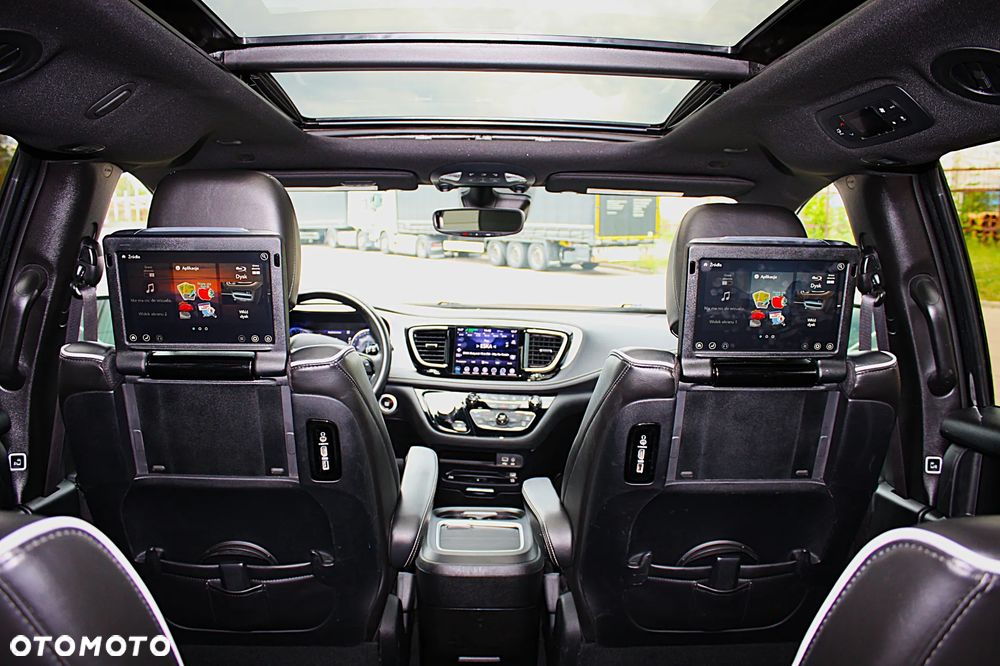 Chrysler Pacifica - 19