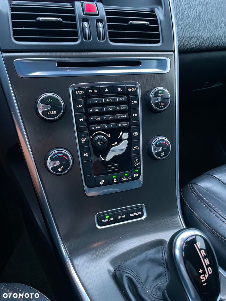 Volvo XC 60 D5 AWD Summum - 10