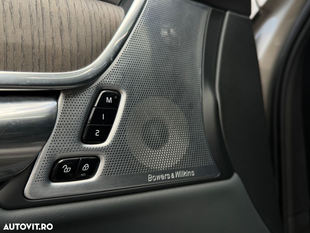 Volvo S90 T8 Twin Engine AWD Geartronic Inscription - 24