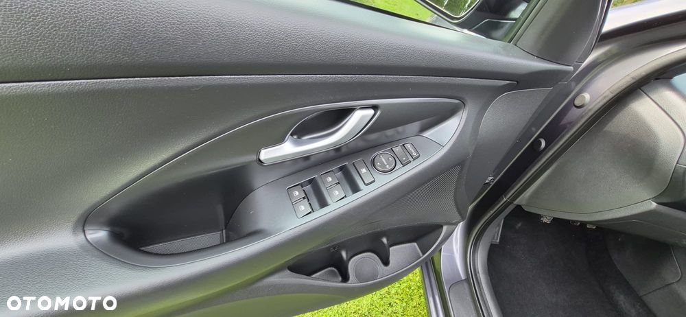 Hyundai i30 1.0 T-GDI YES - 11