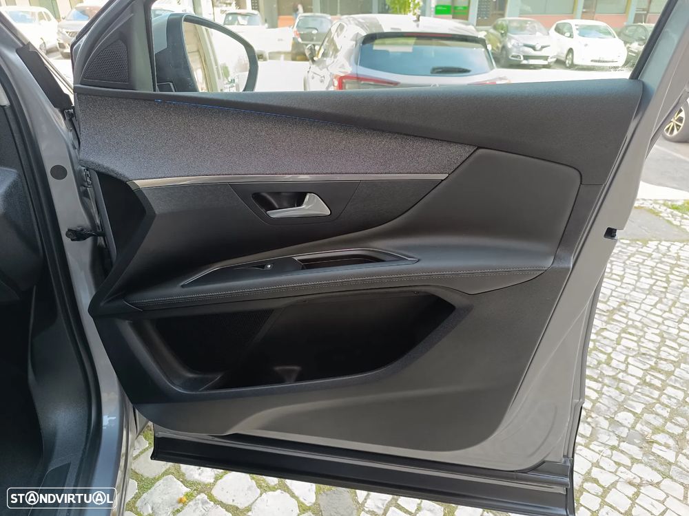 Peugeot 3008 1.2 PureTech Allure Pack - 29