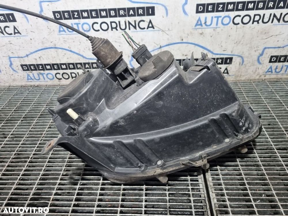 Far Stanga Dacia Duster 2010 - 2013 SUV 4 Usi (1304) Fara xenon - 3