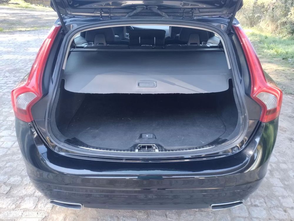 Volvo V60 2.0 D4 Momentum Eco Geartronic - 17