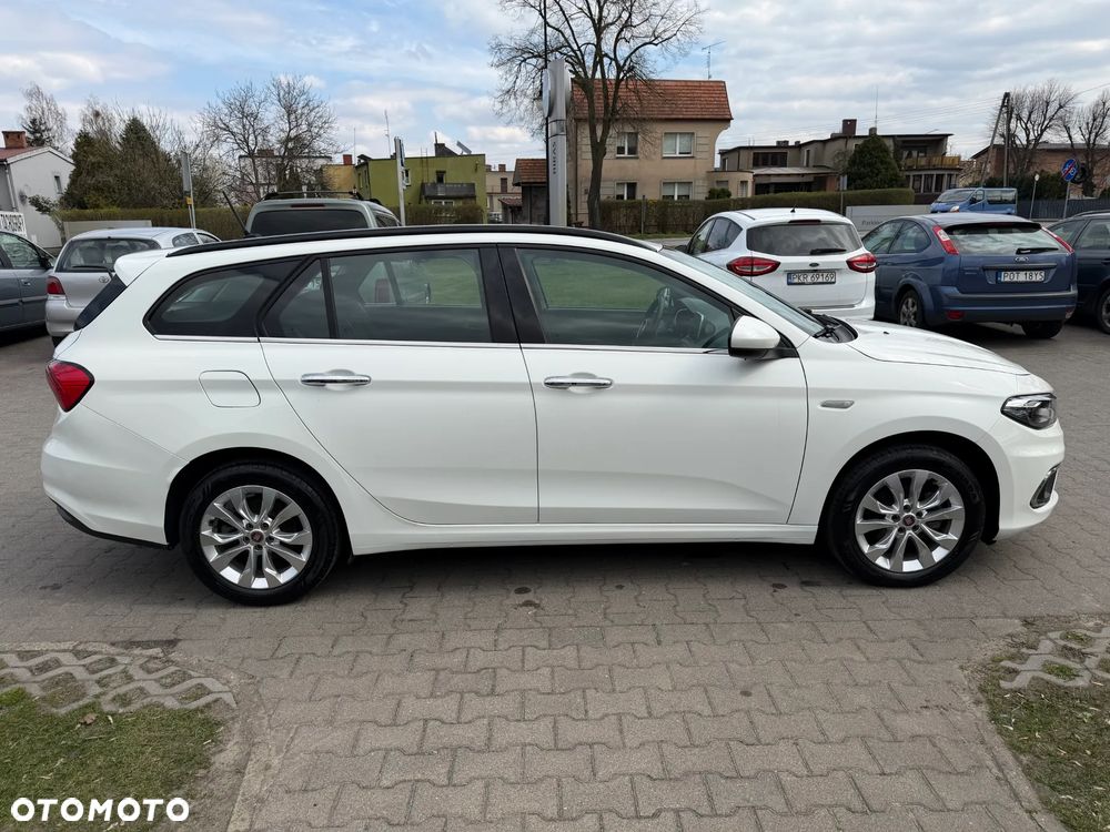 Fiat Tipo 1.6 MultiJet DCT Lounge - 4