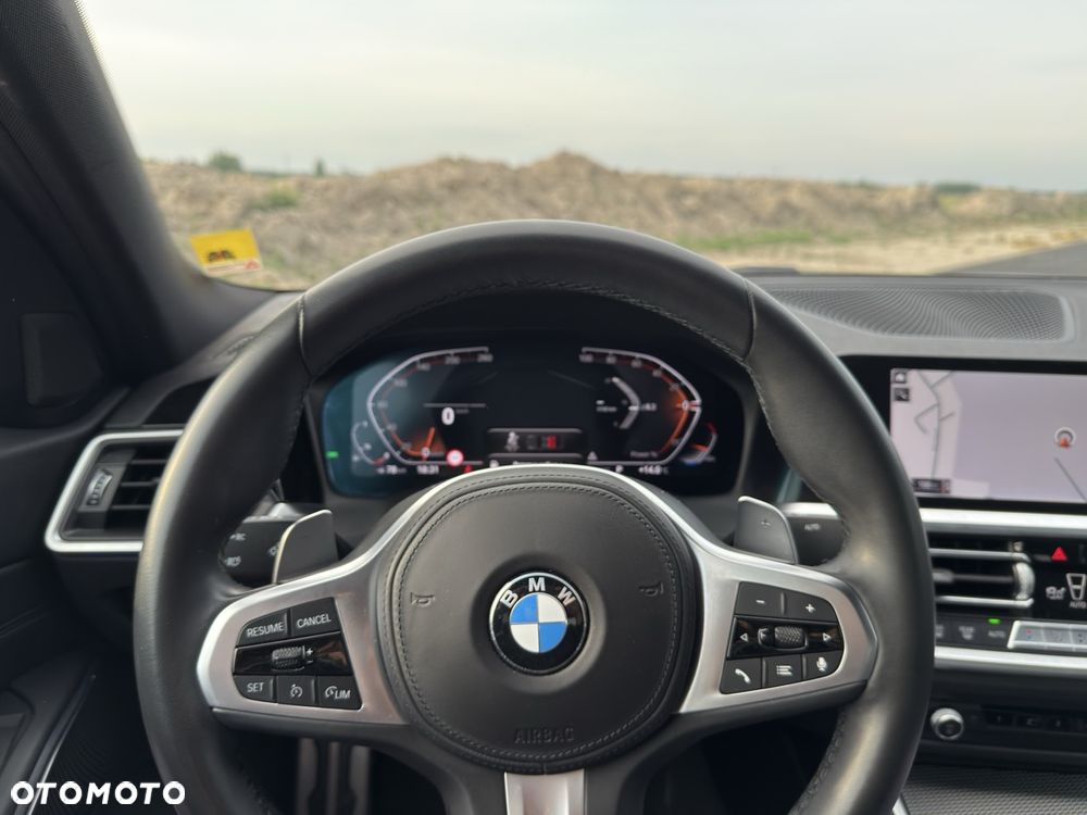BMW Seria 3 320i xDrive M Sport - 11