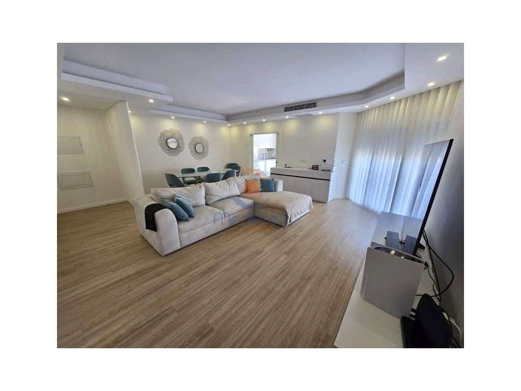 Apartamento T2 mobilado, com 3 Varandas e BOX | Urbanização Jardim ... - Grande imagem: 5/37