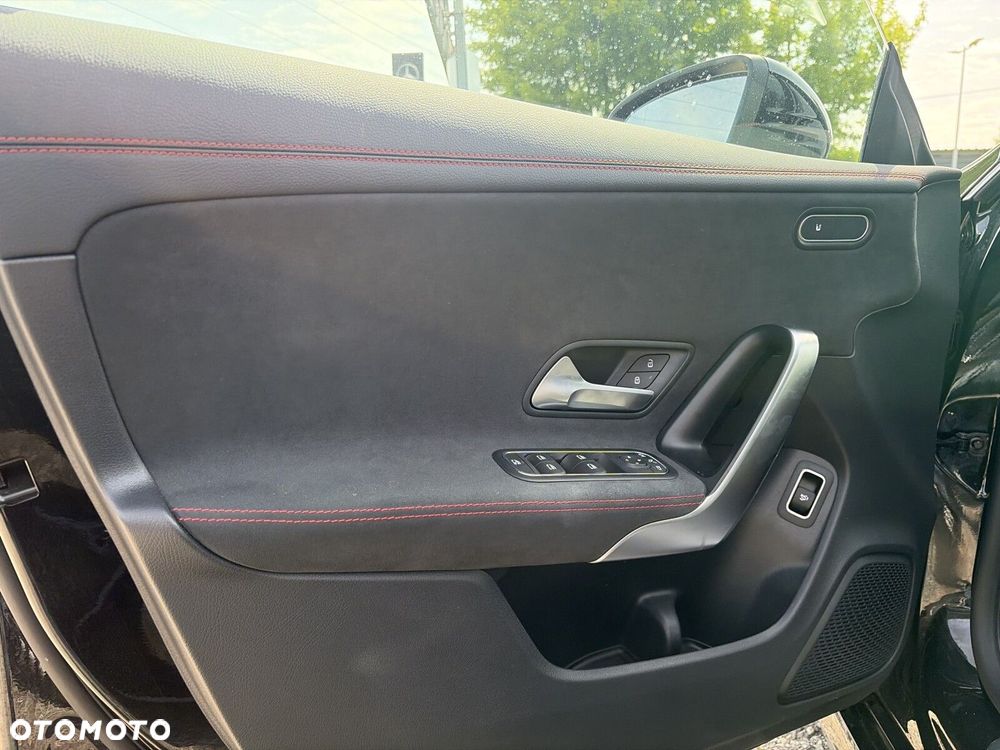 Mercedes-Benz CLA 200 AMG Line 7G-DCT - 21