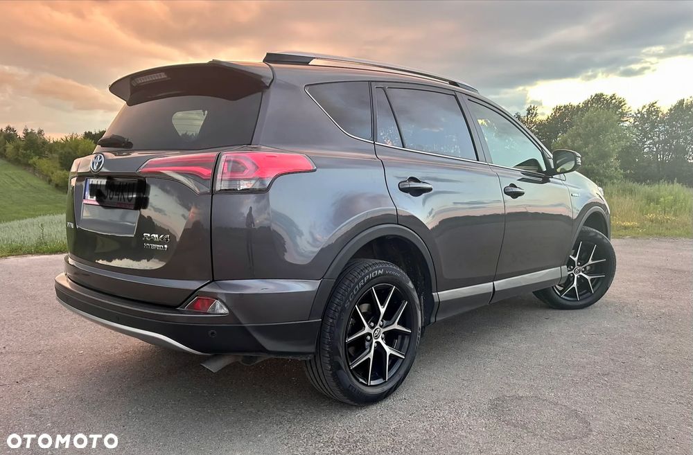 Toyota RAV4 Hybrid Premium 4x2 - 6