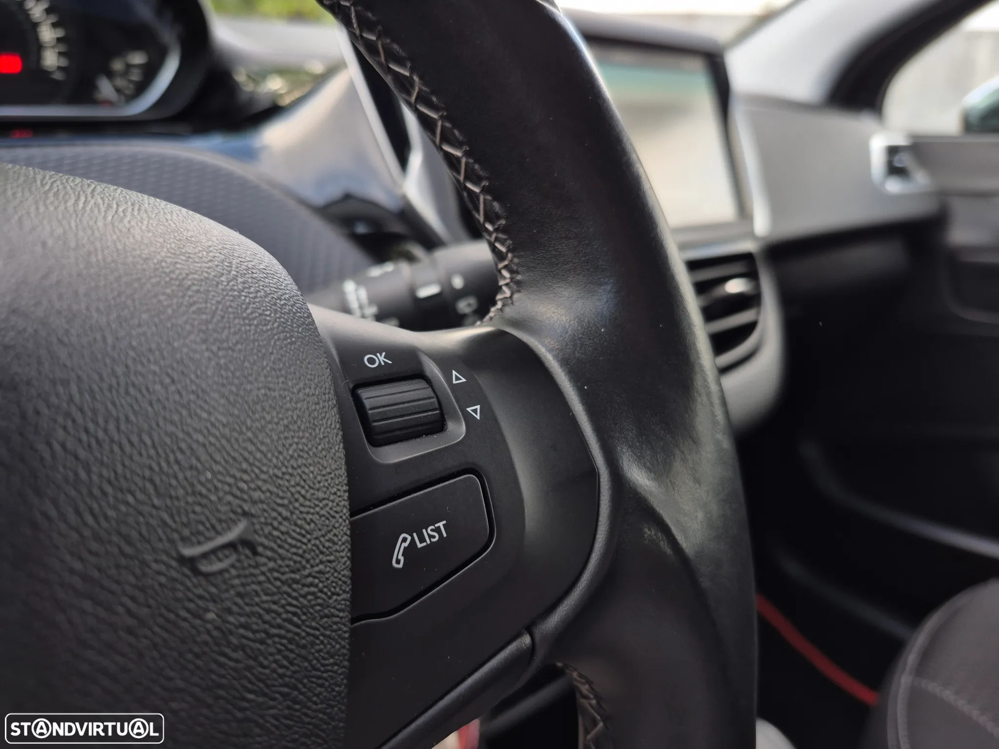 Peugeot 208 1.2 PureTech Allure EAT6 - 14