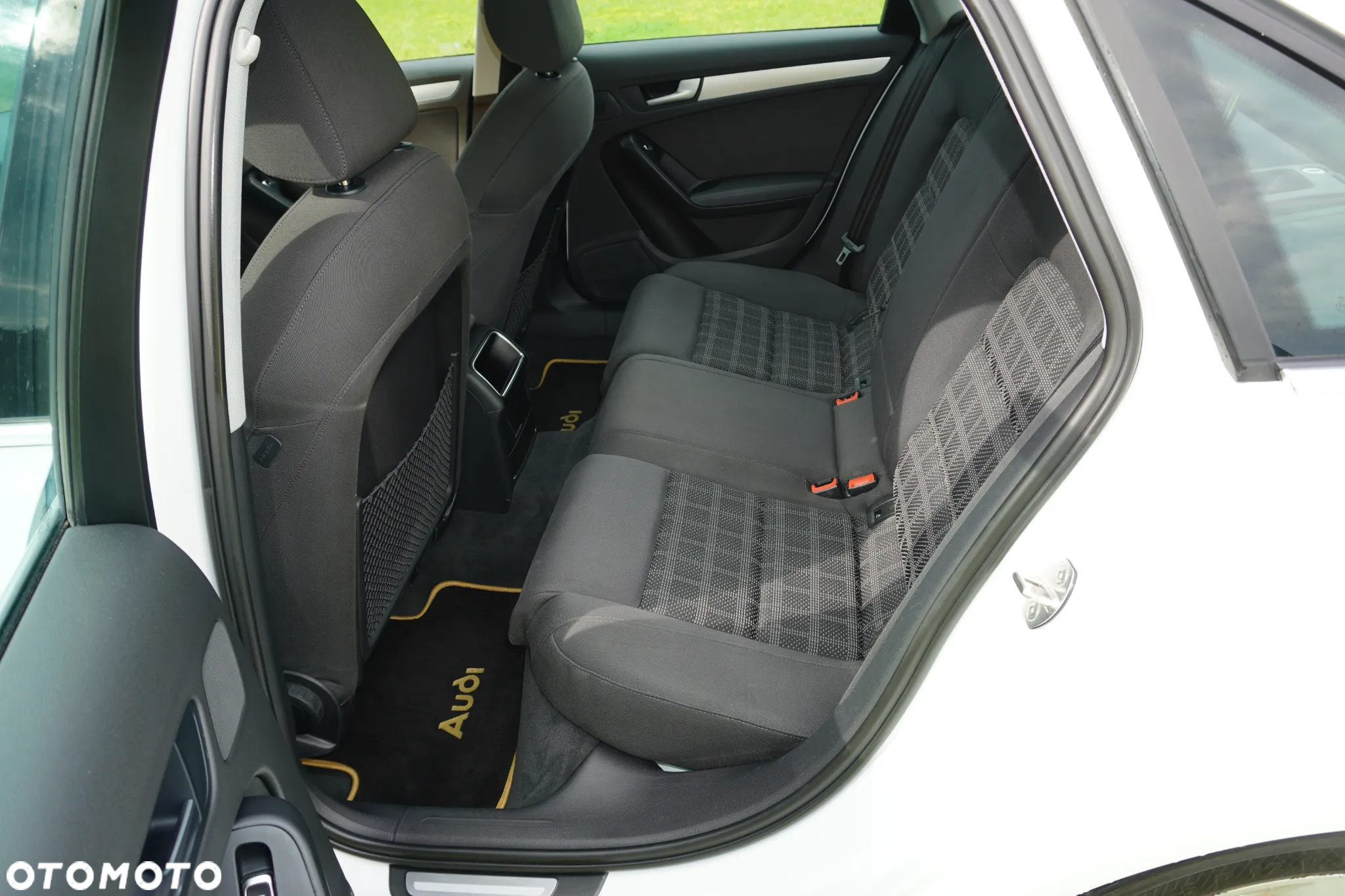 Audi A4 2.0 TDI ultra DPF Attraction - 17