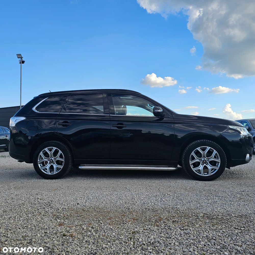 Mitsubishi Outlander - 4