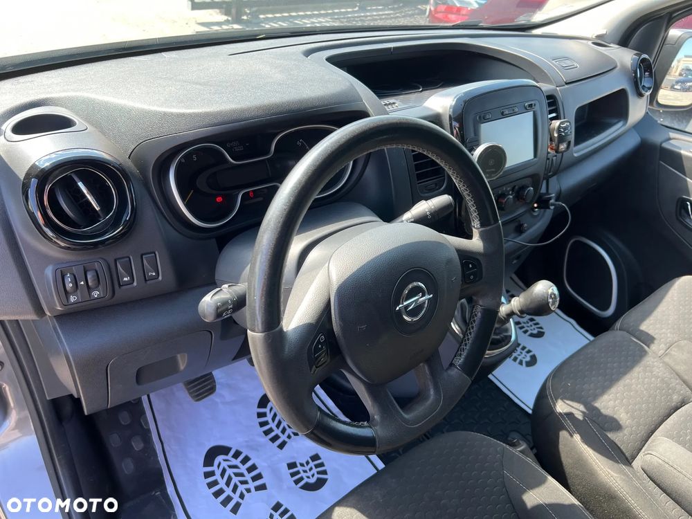 Opel Vivaro - 8