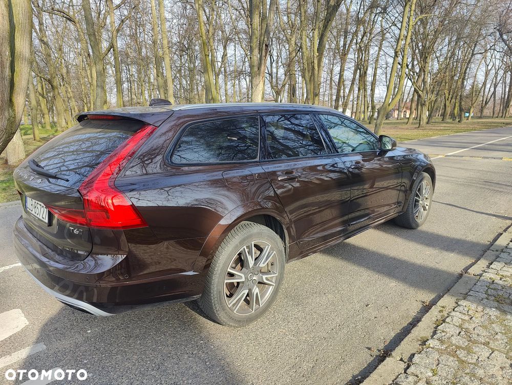 Volvo V90 Cross Country - 4