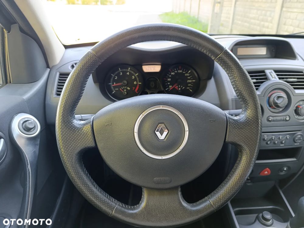 Renault Megane 1.6 Avantage - 17