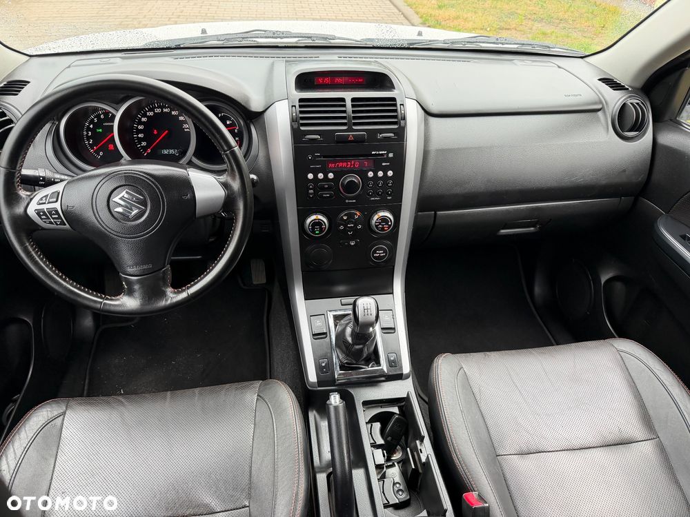 Suzuki Grand Vitara 1.6 Black&White - 6