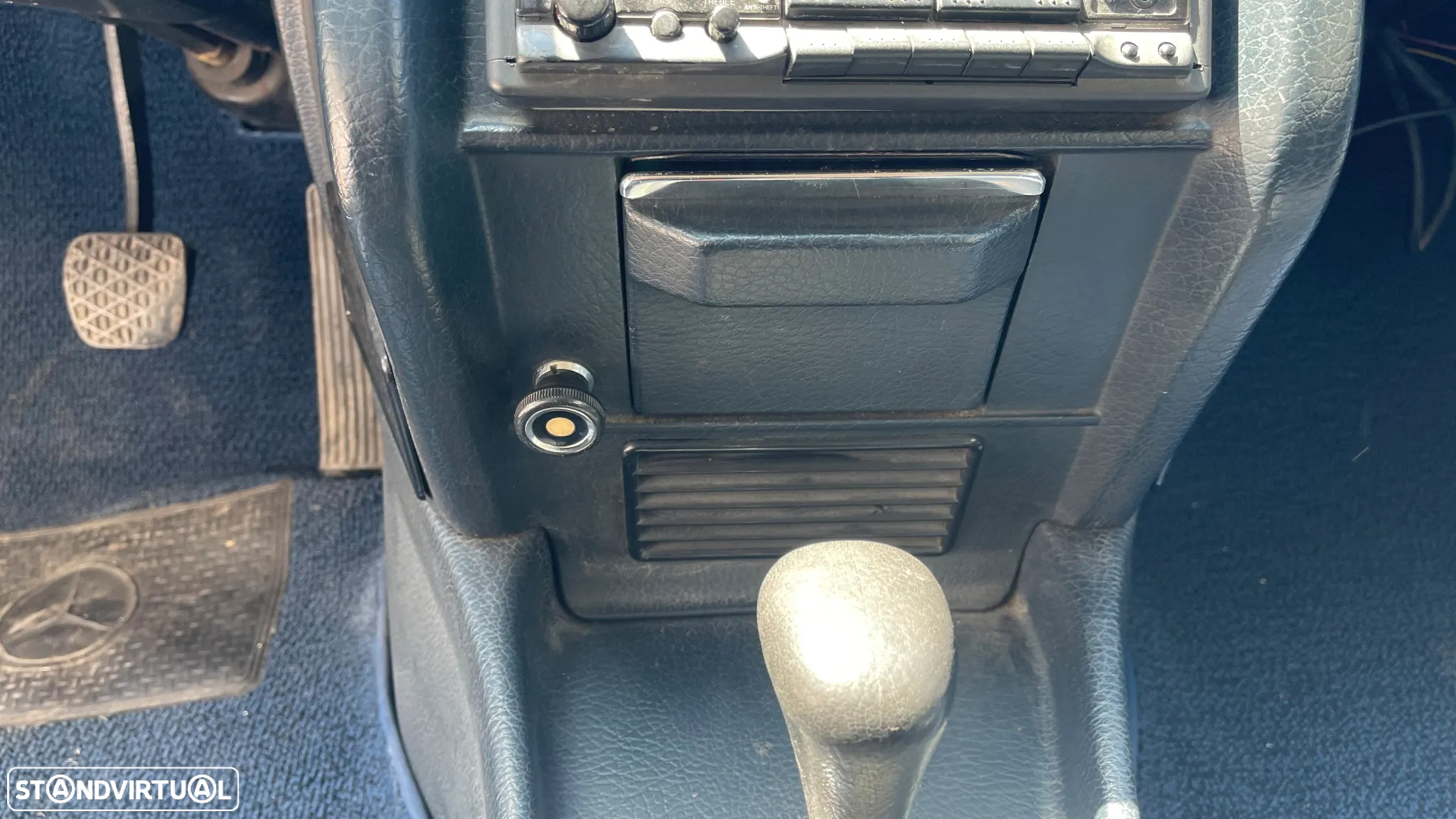 Mercedes-Benz 260 - 21
