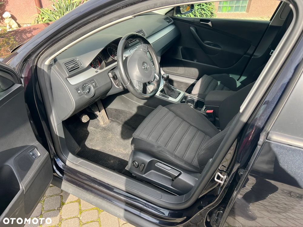 Volkswagen Passat 2.0 TDI Comfortline - 13