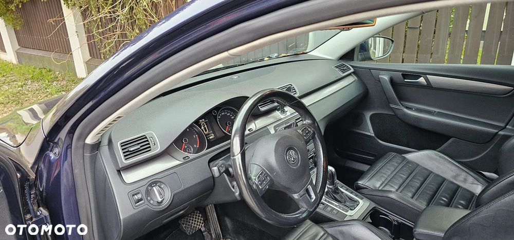 Volkswagen Passat - 16