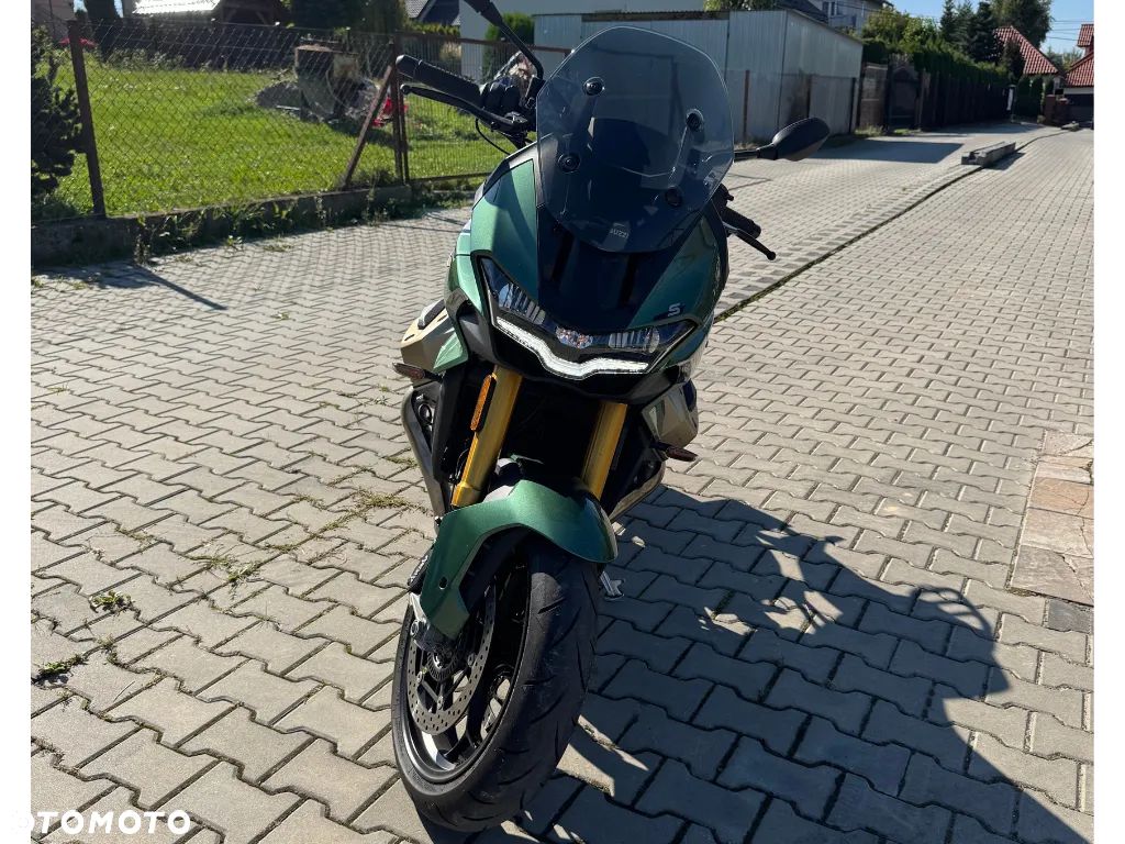 Moto Guzzi V100 Mandello - 1