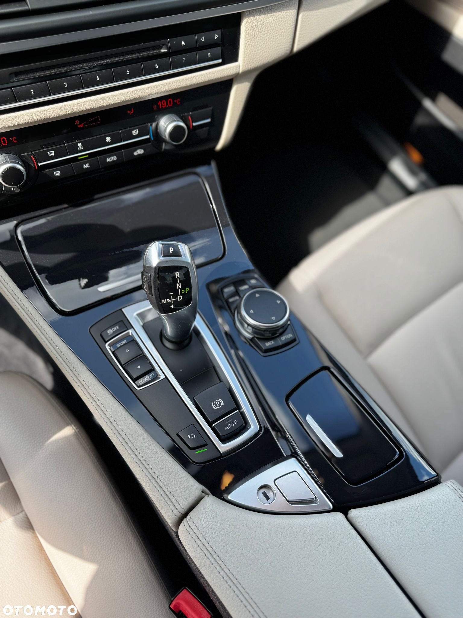 BMW Seria 5 518d Luxury Line - 15