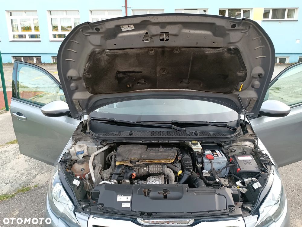 Peugeot 308 1.6 BlueHDi Allure S&S - 18