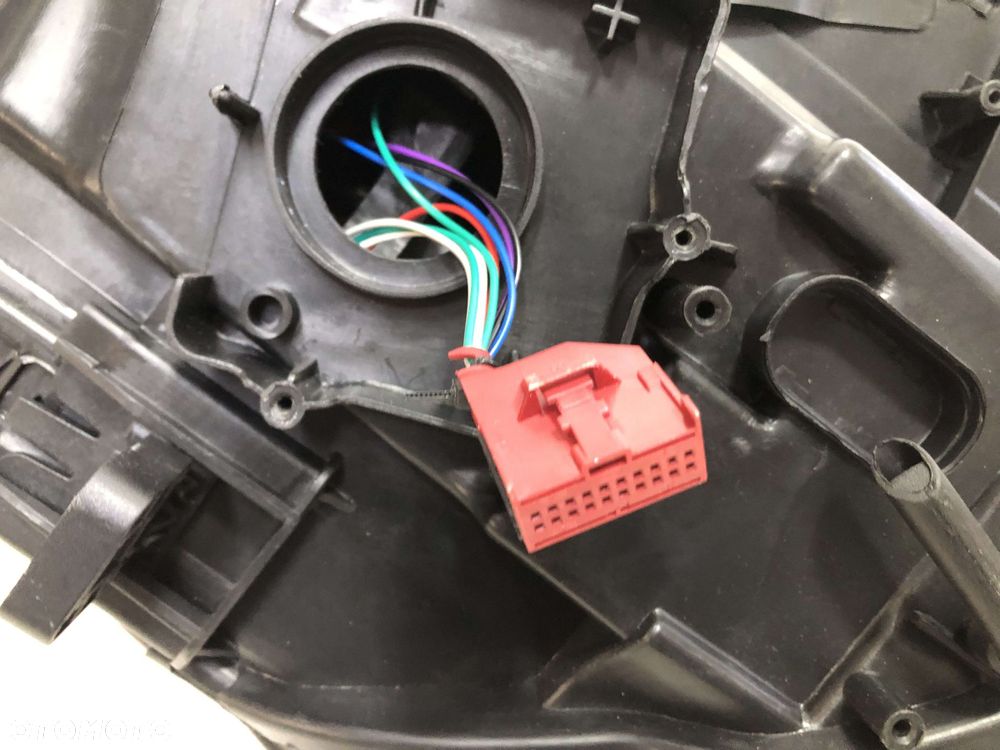 Audi A3 (8V) 06.2012-07.2016 Sedan Reflektor / Lampa przednia lewa Bi-Xenon - 8