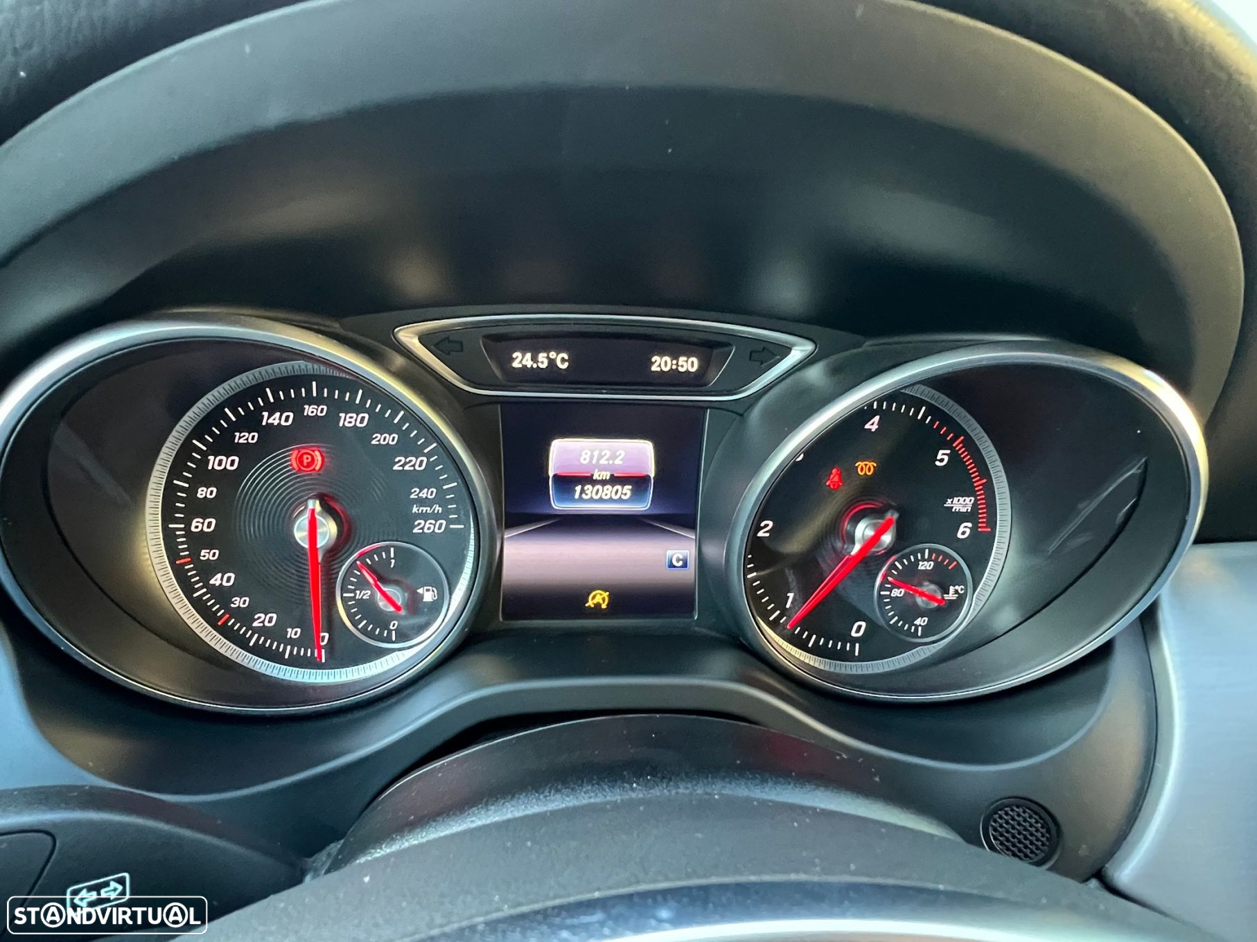 Mercedes-Benz CLA 180 d Shooting Brake AMG Line - 12