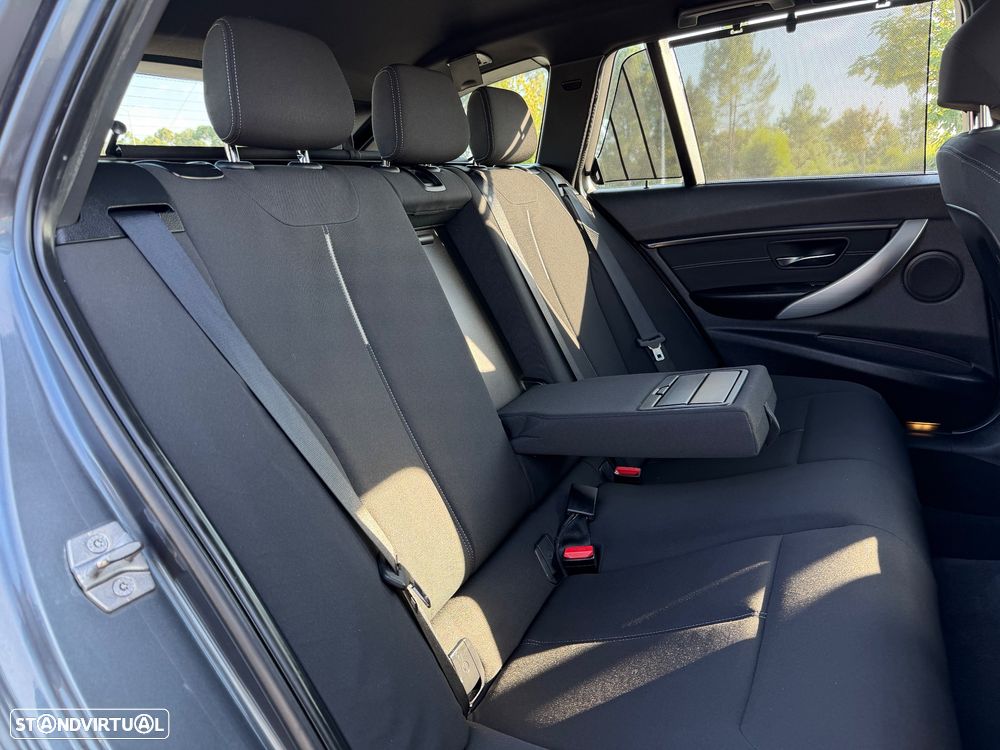 BMW 320 d Auto Line Sport - 21