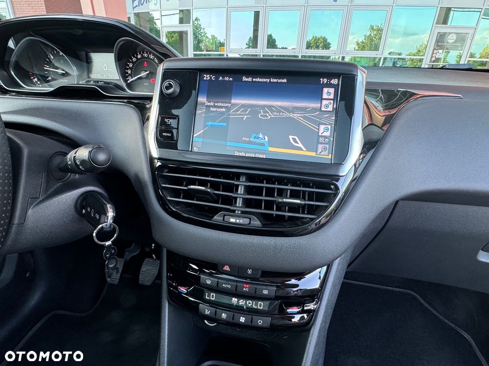 Peugeot 208 - 31