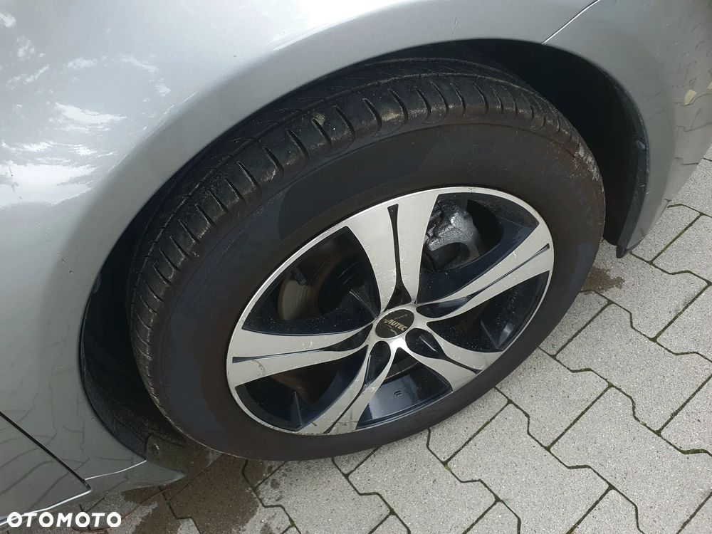 Toyota Avensis 1.8 Sol - 20