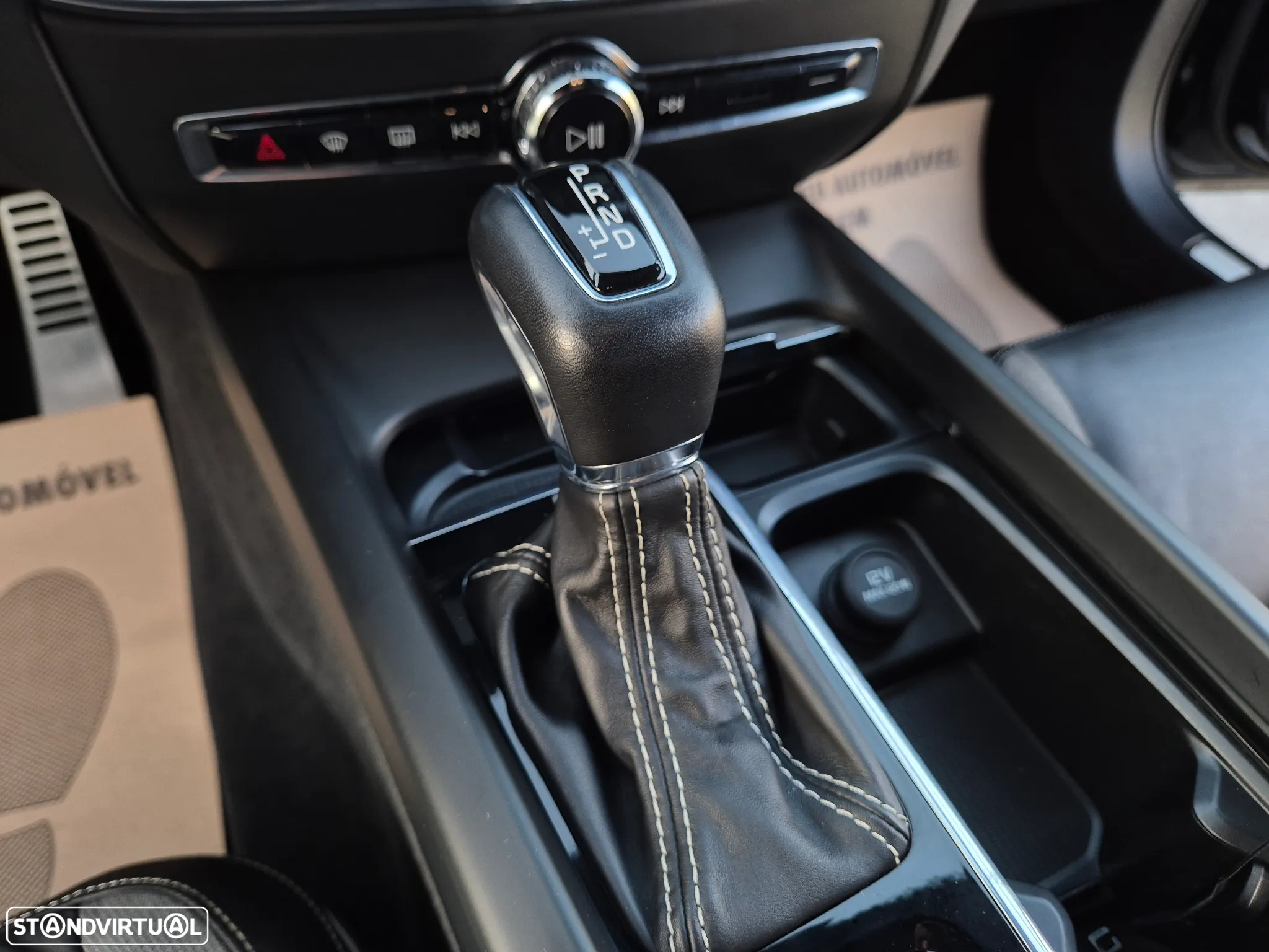 Volvo V60 2.0 D4 R-Design Geartronic - 47