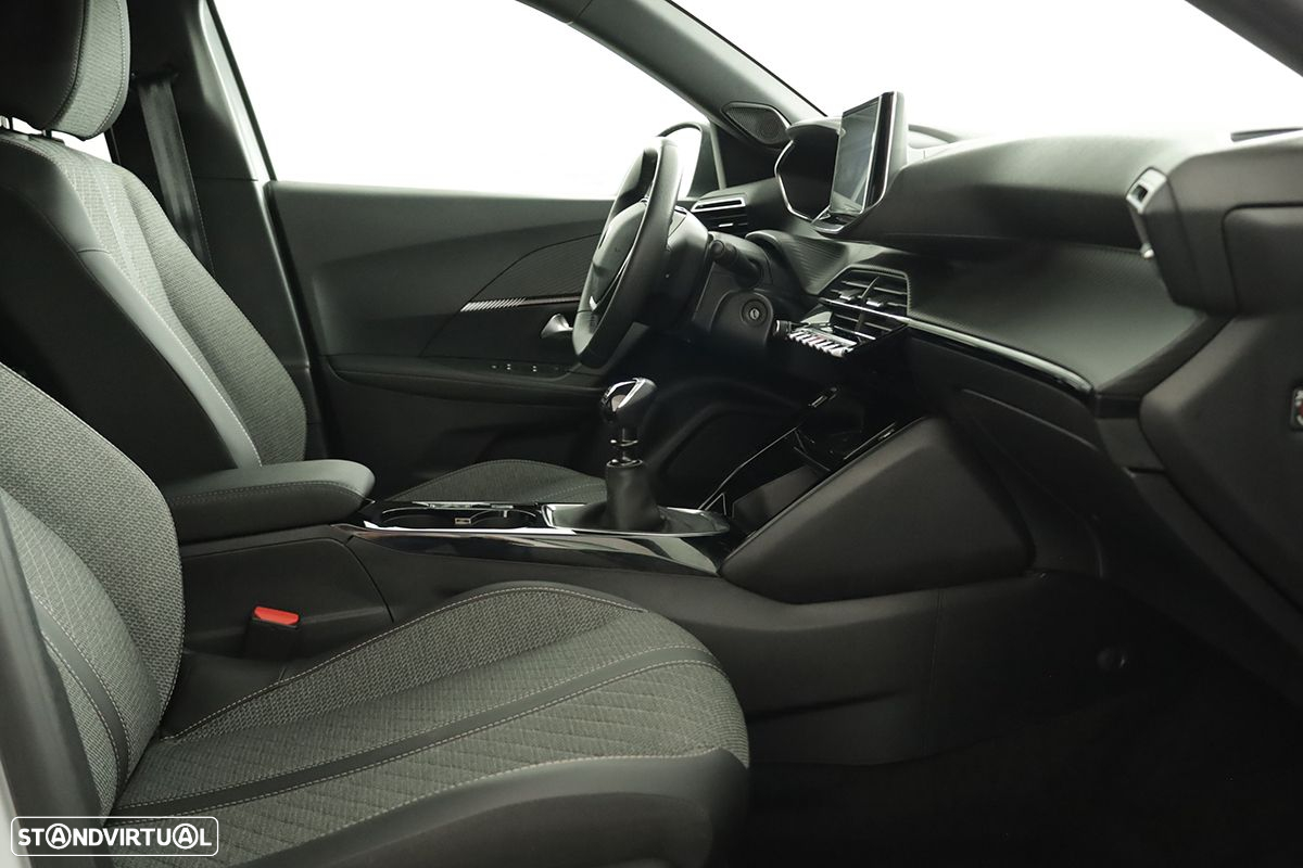 Peugeot 2008 1.2 PureTech Allure - 23