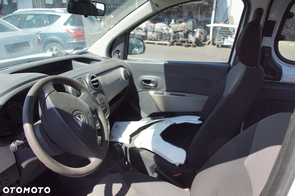 Auto na części - Dacia Dokker 1.6 SCE 102 KM H4M738 JR5076 DV369 2016R Silnik Skrzynia Drzwi Błotnik Lampa Lusterko Klamka Szyba Deska Kokpit Sterownik Moduł Czujnik Licznik Panel Kierownica - 10