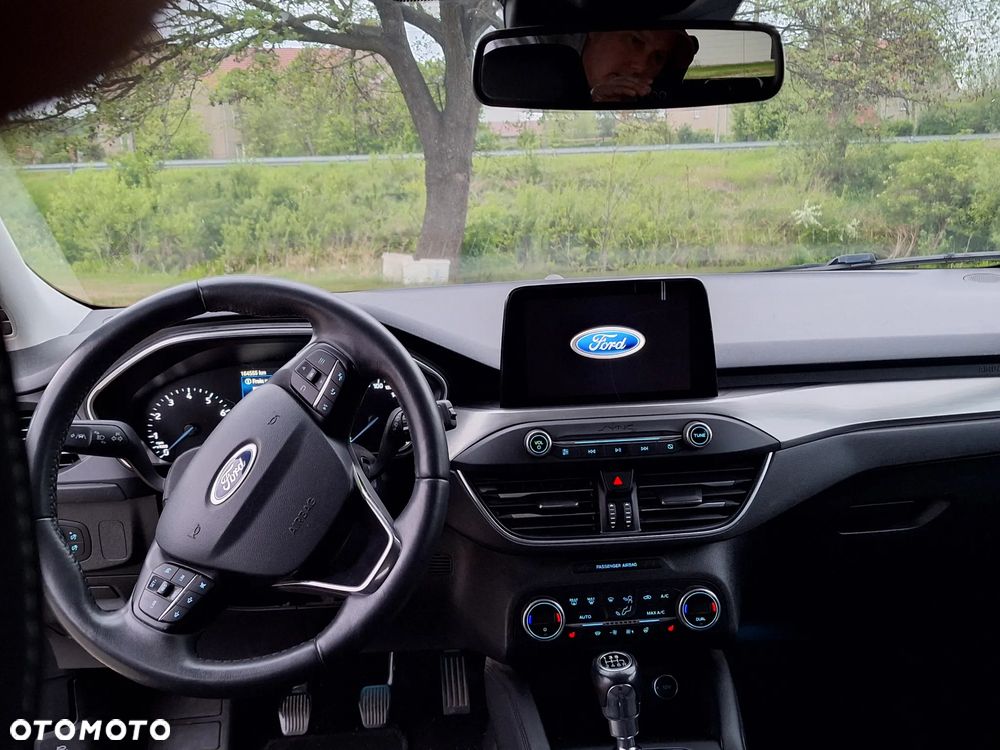 Ford Focus 1.0 EcoBoost Titanium Business - 11