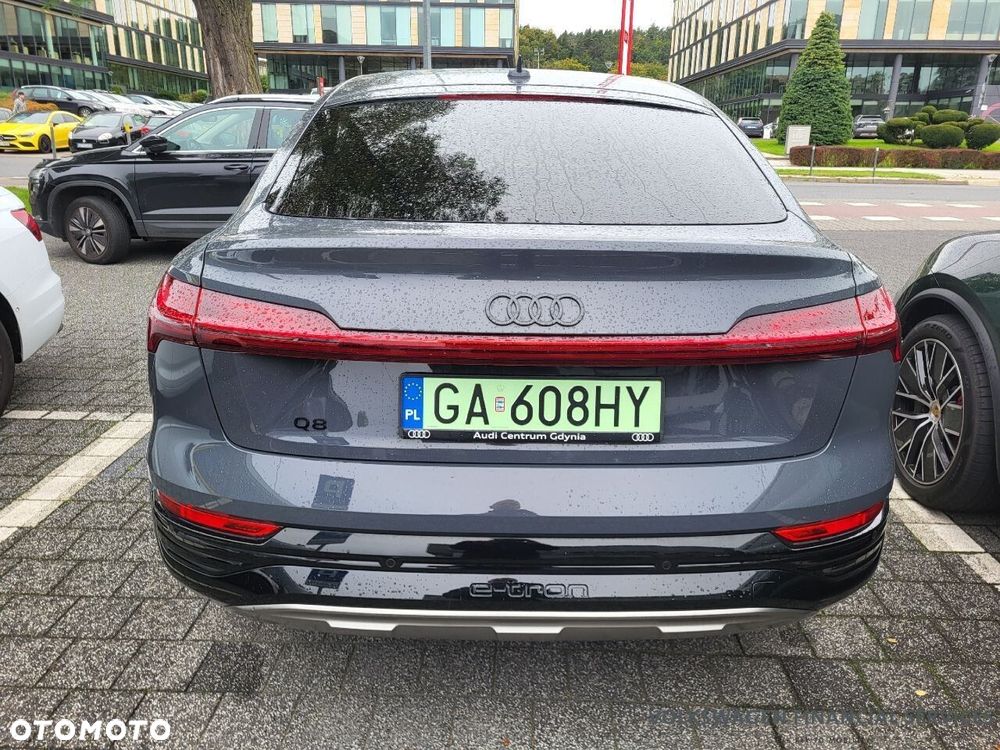 Audi Q8 Sportback e-tron - 5