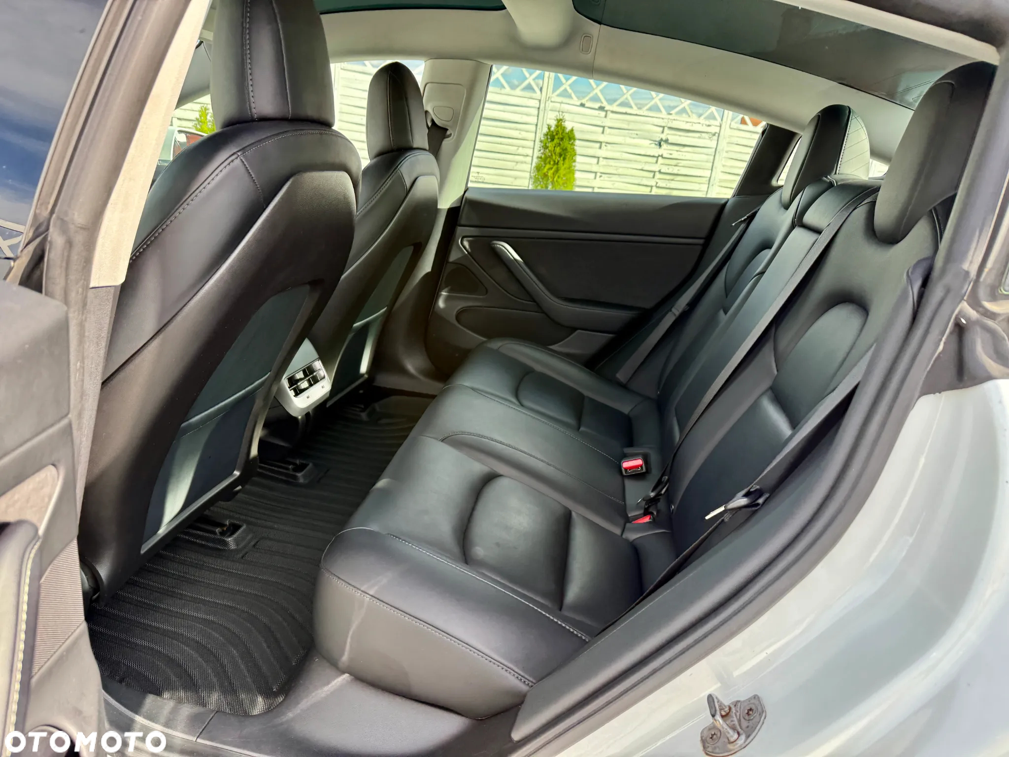 Tesla Model 3 Langstreckenbatterie Allradantrieb Dual Motor - 18