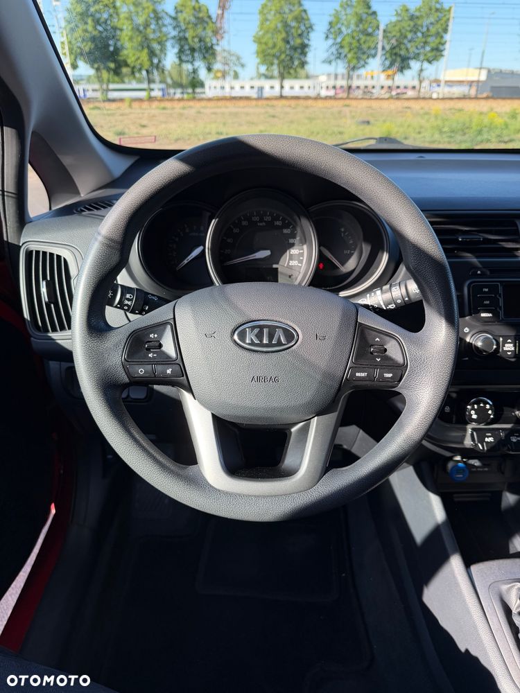 Kia Rio 1.4 M - 11