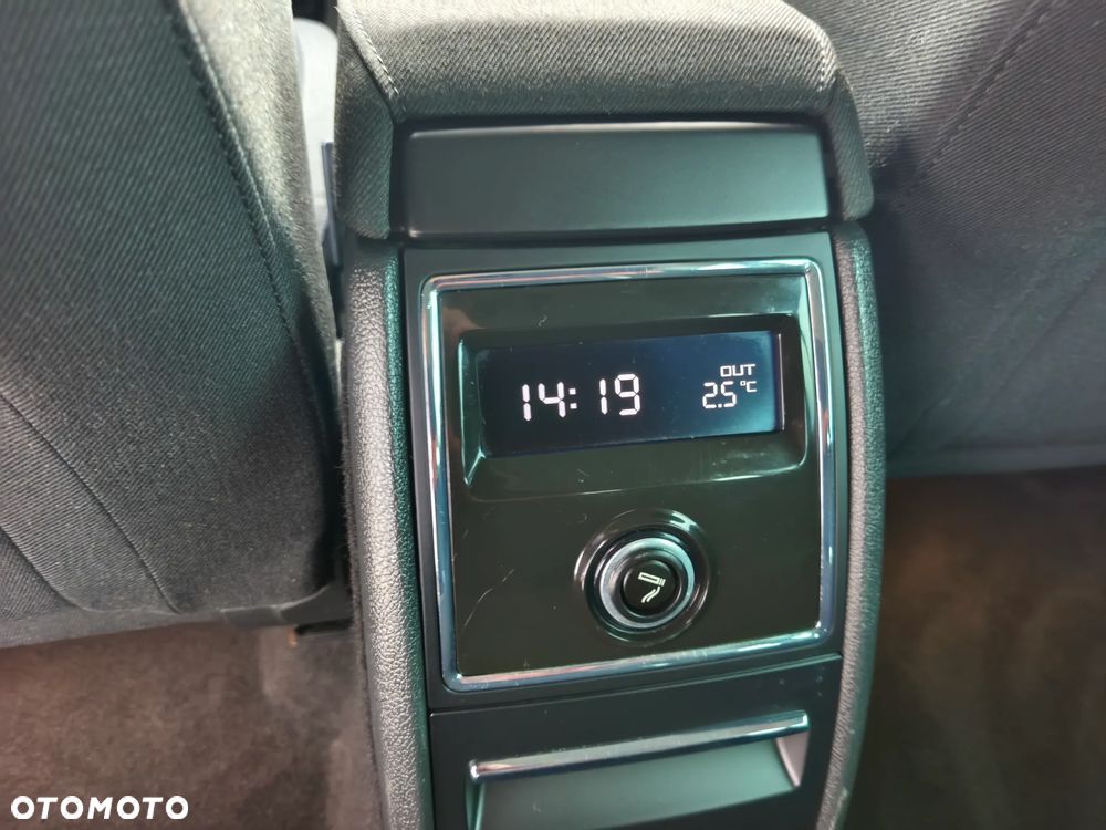 Skoda Superb 1.6 TDI GreenLine - 18