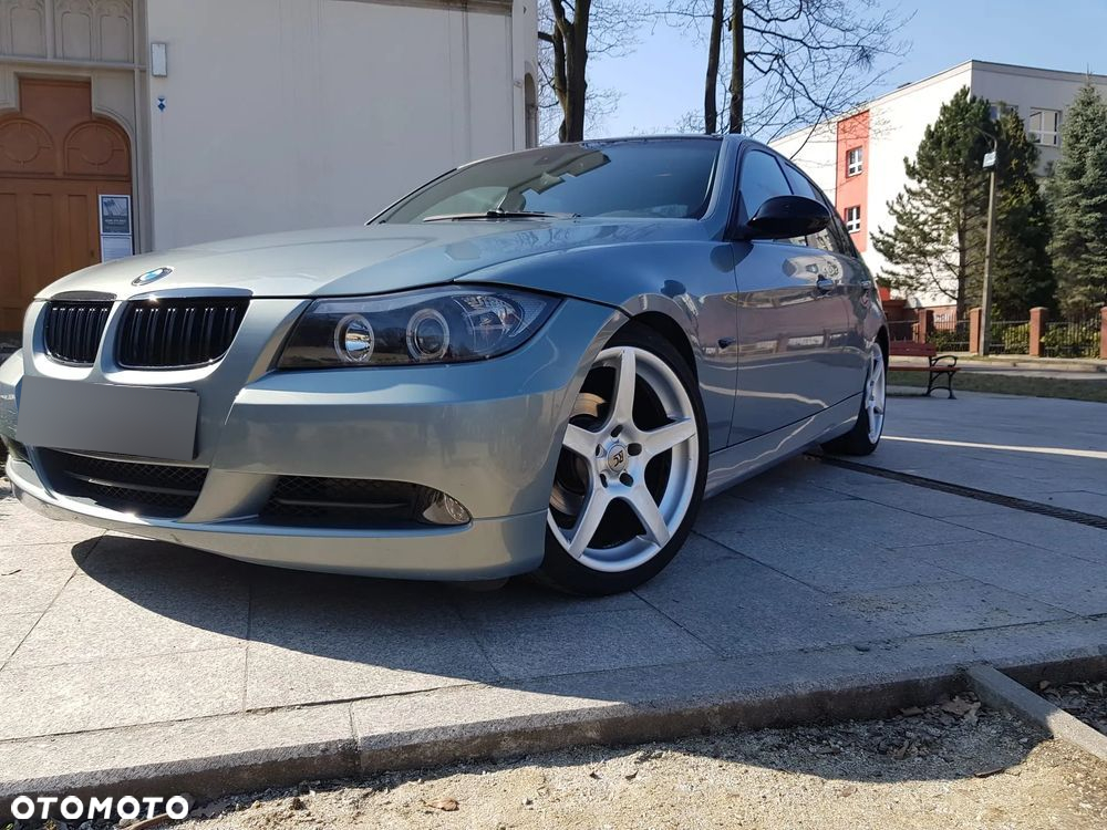 BMW Seria 3 320i - 3