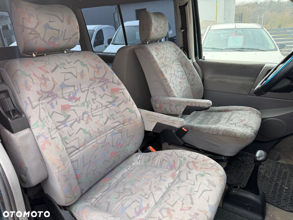 Volkswagen Multivan - 20