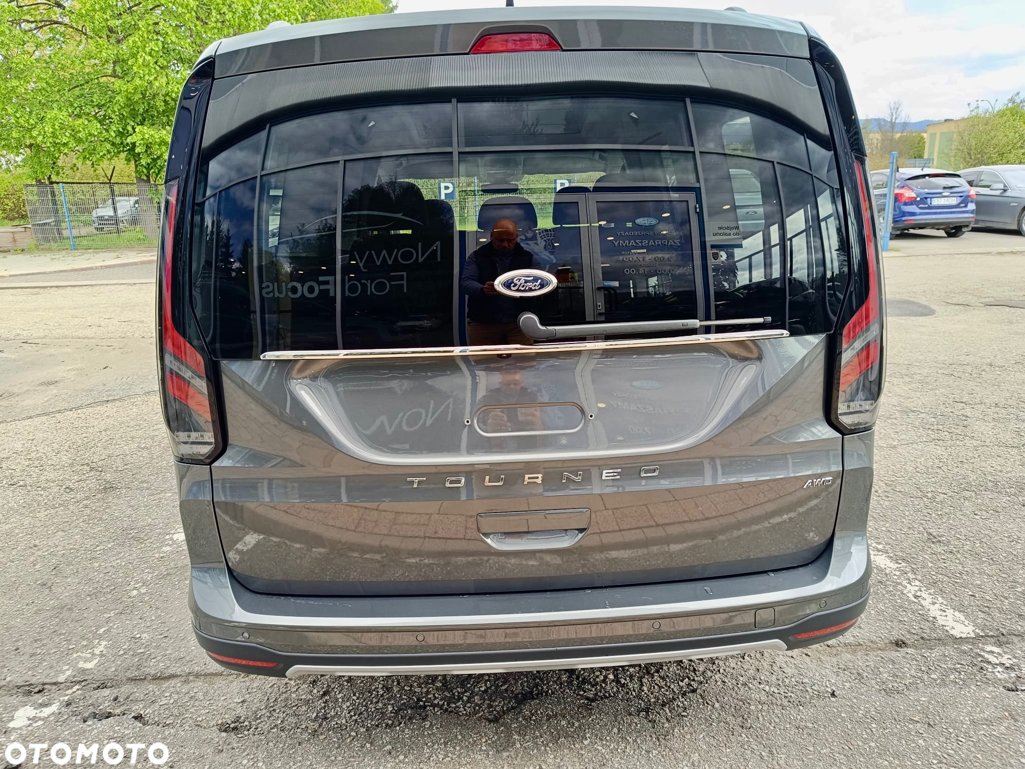 Ford Tourneo Connect Grand - 4