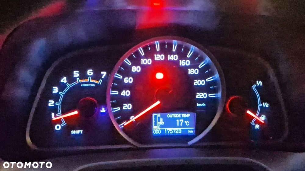 Toyota RAV4 2.0 D-4D 4x4 - 11