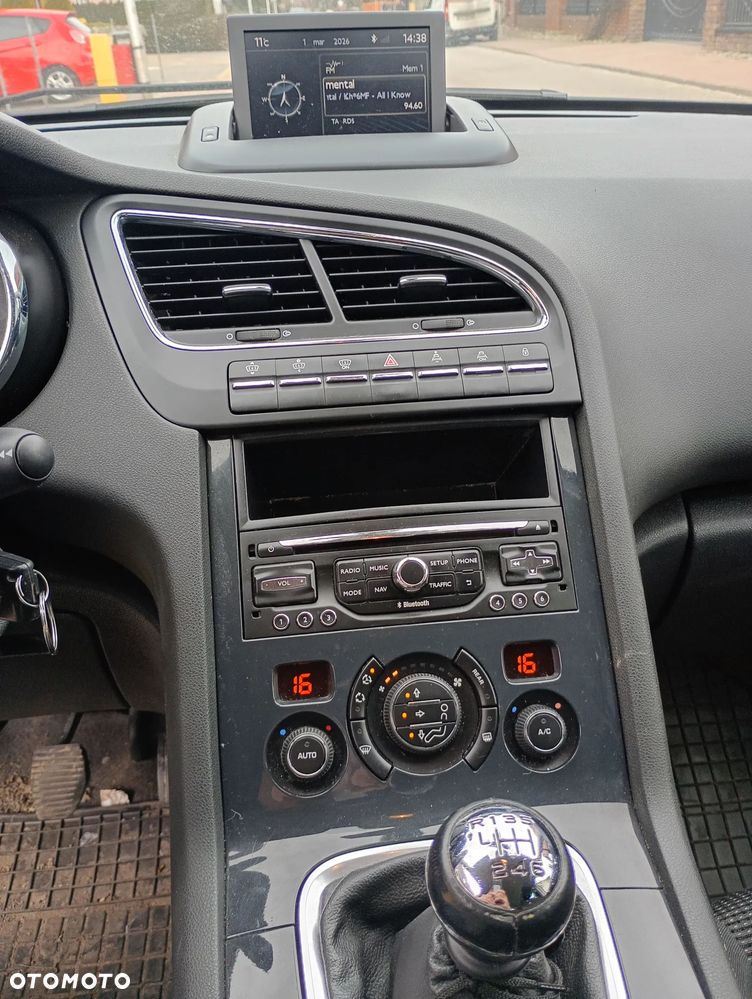Peugeot 5008 HDI 115 Active - 7