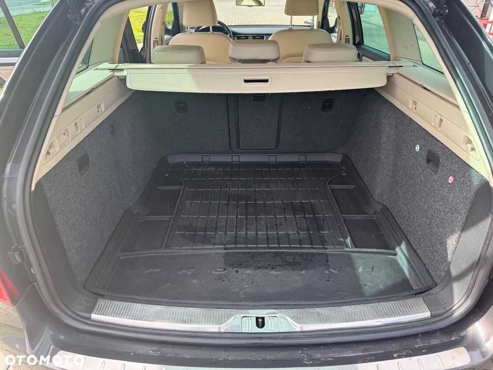 Skoda Superb 1.8 TSI Elegance DSG - 8