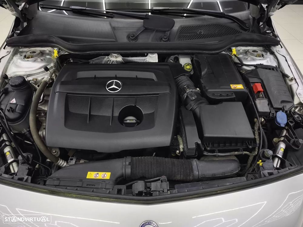 Mercedes-Benz A 180 d AMG Line - 14