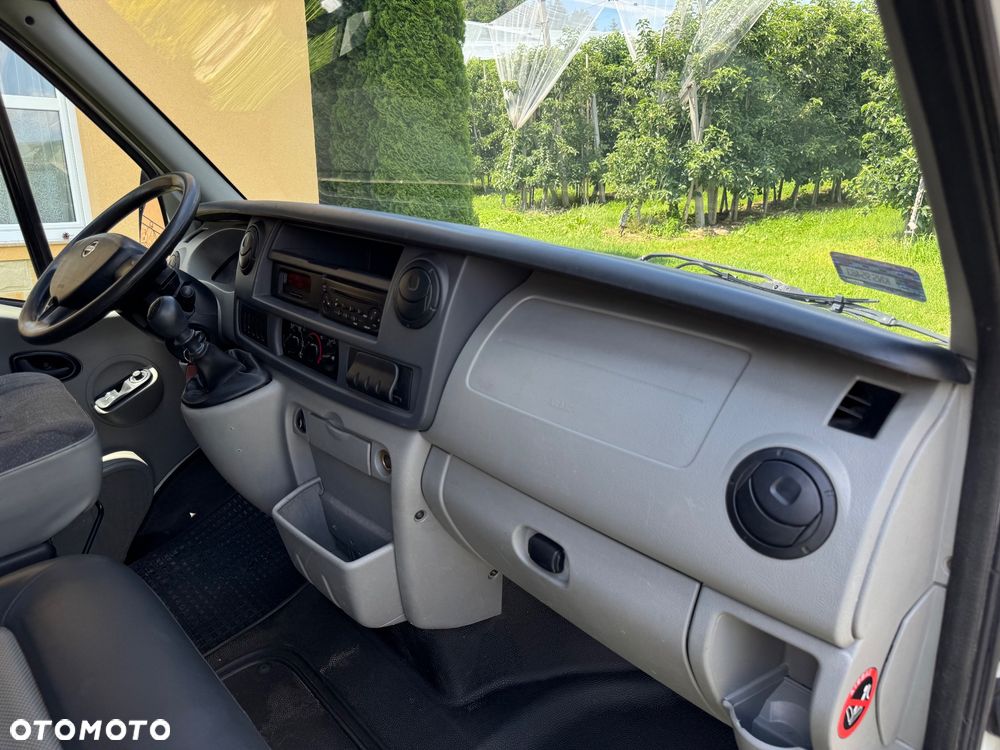 Nissan Interstar - 21