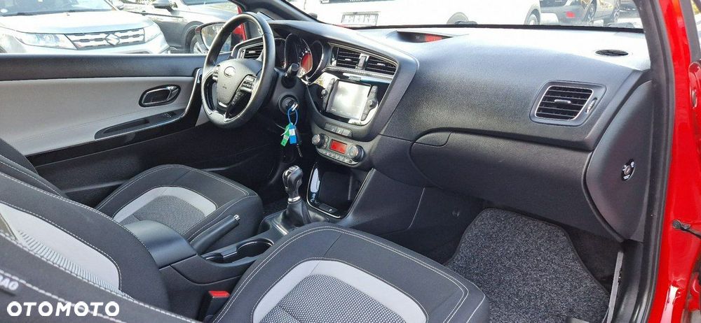 Kia ProCeed - 25