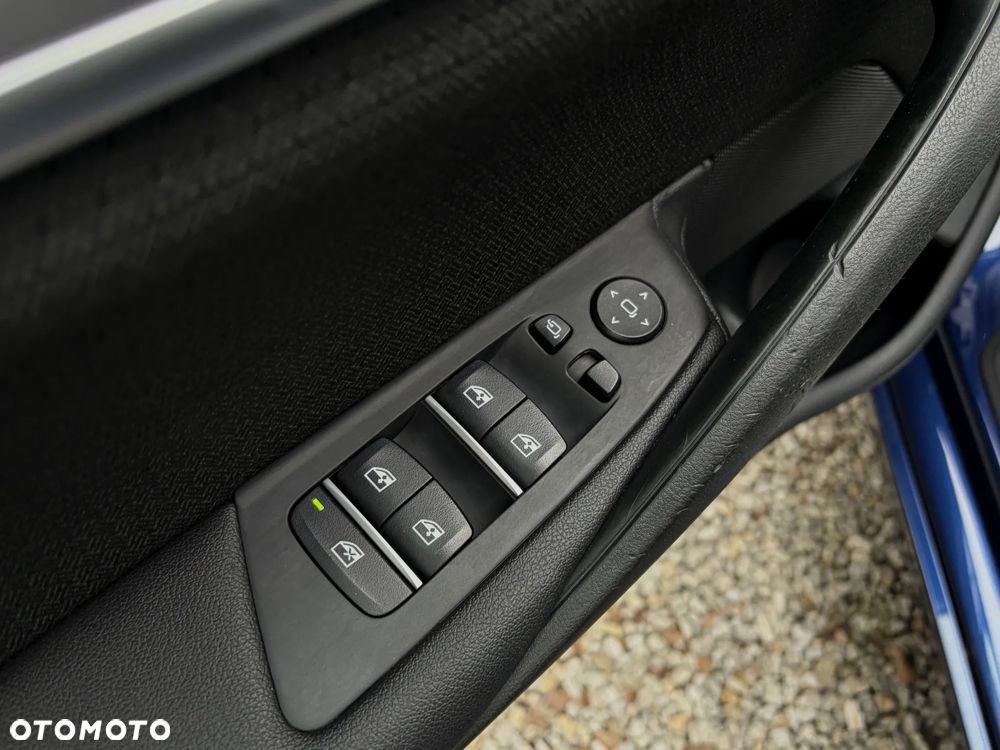 BMW Seria 5 520d - 32