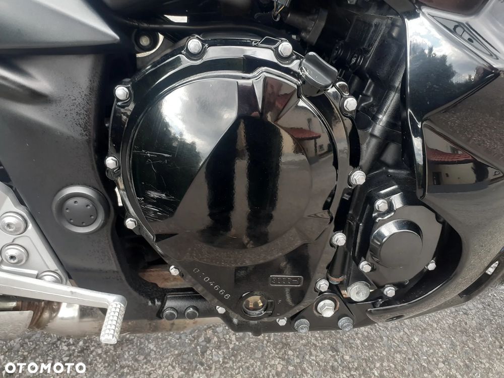 Suzuki GSX - 21