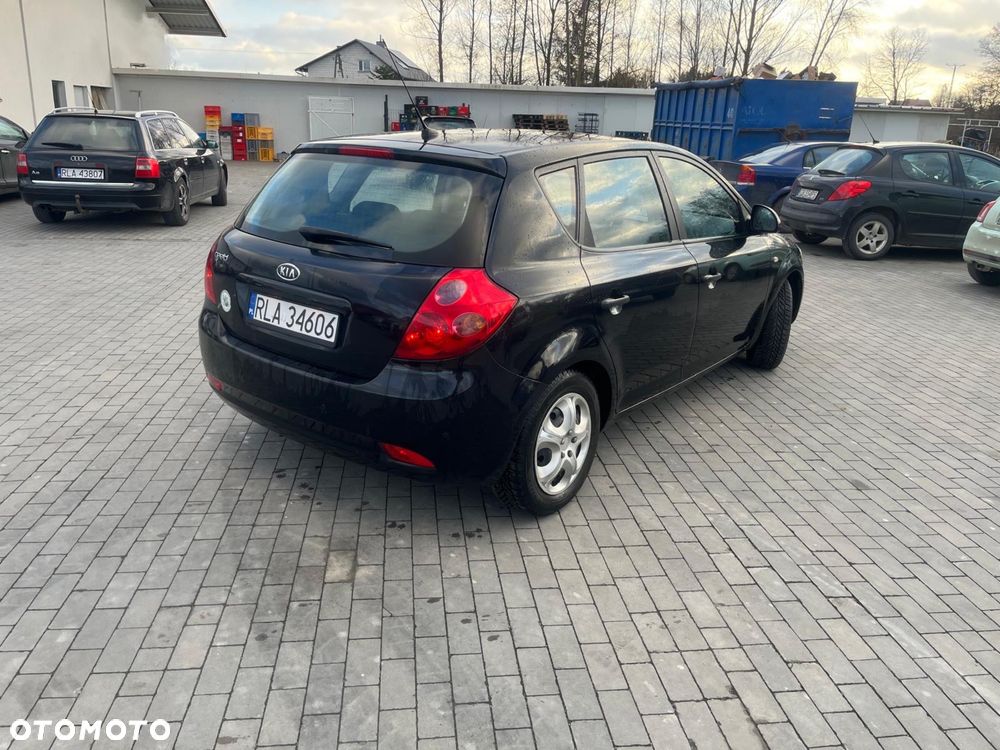 Kia Ceed - 5